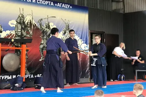 Показ кендо на фестивале единоборств «Агацу», август 2019